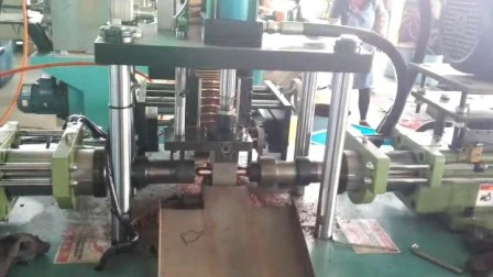 Machine de formage d'extrémité de tuyau multi-stations CNC