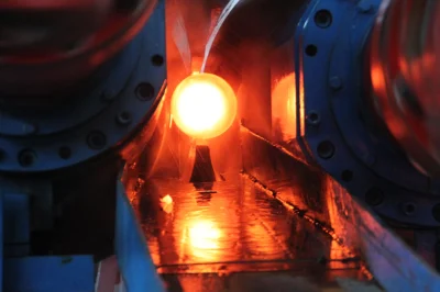 Laminoir oblique pour laminoir à froid à billes d'acier formant la machine